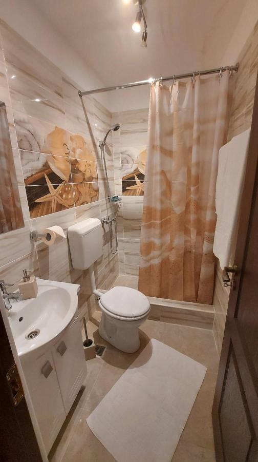 Hotel Ambiennt à Bucarest Extérieur photo