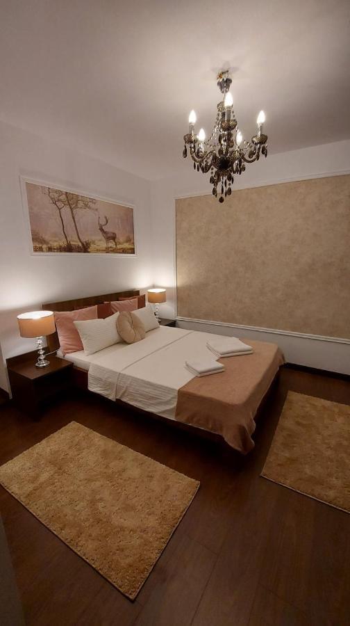 Hotel Ambiennt à Bucarest Extérieur photo