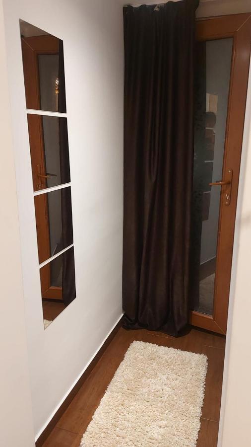 Hotel Ambiennt à Bucarest Extérieur photo