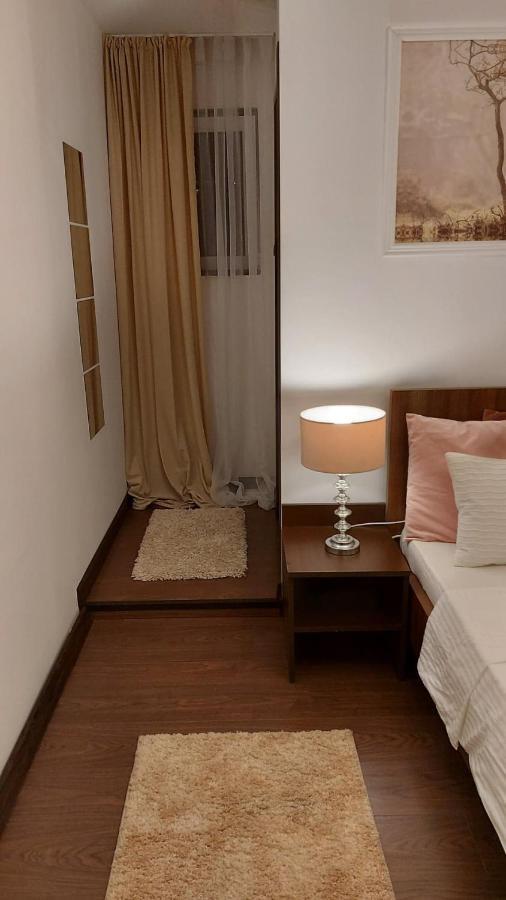 Hotel Ambiennt à Bucarest Extérieur photo