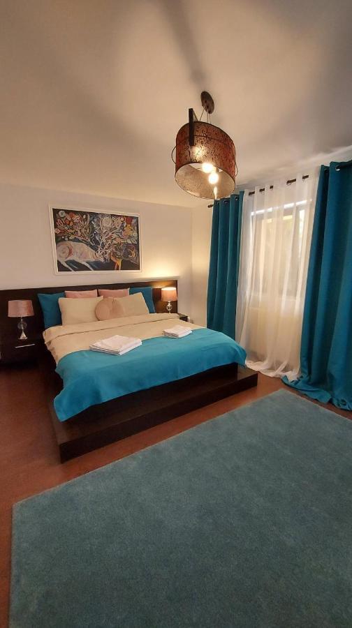 Hotel Ambiennt à Bucarest Extérieur photo