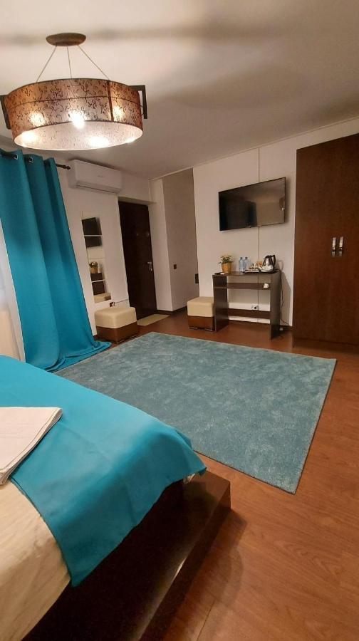 Hotel Ambiennt à Bucarest Extérieur photo