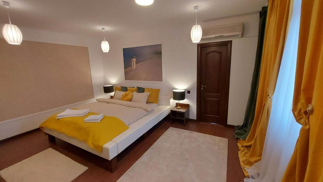 Hotel Ambiennt à Bucarest Extérieur photo