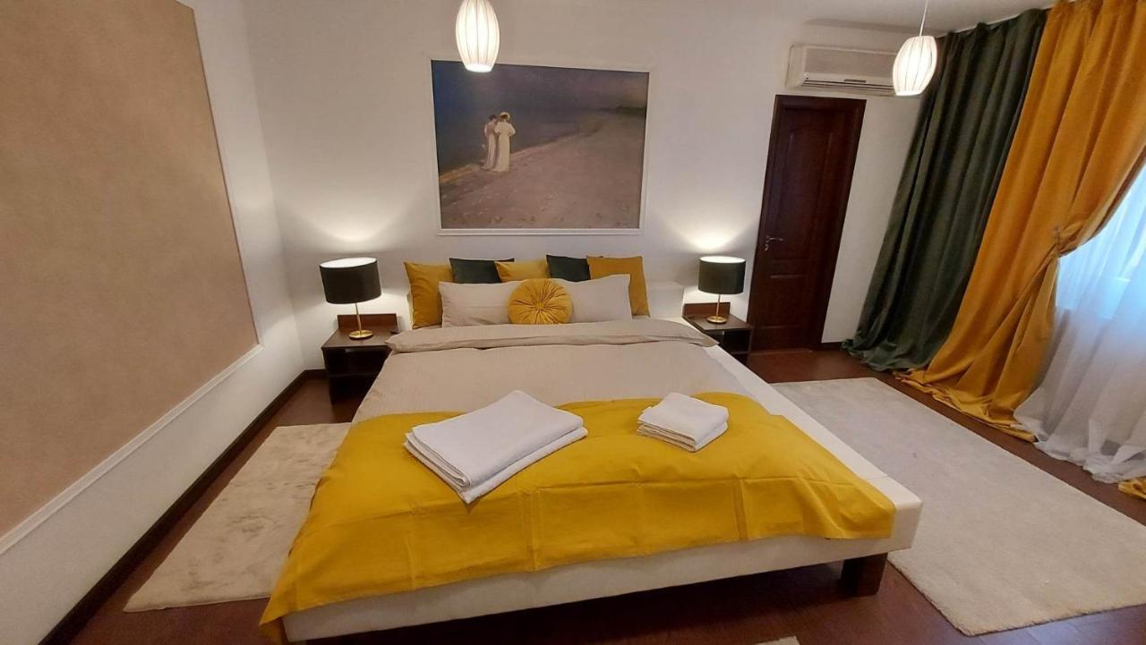 Hotel Ambiennt à Bucarest Extérieur photo